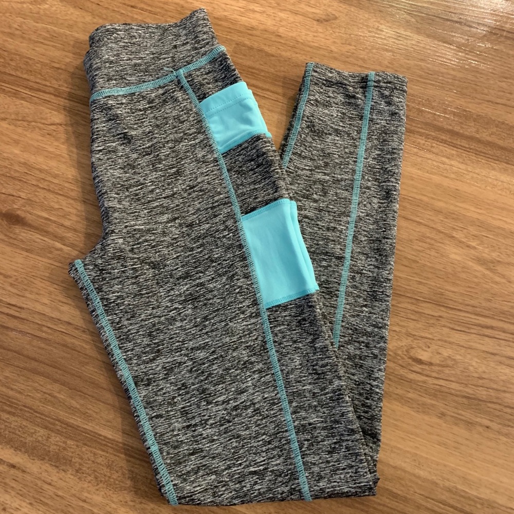 POP Fit 2-pocket high-waist compression leggings.